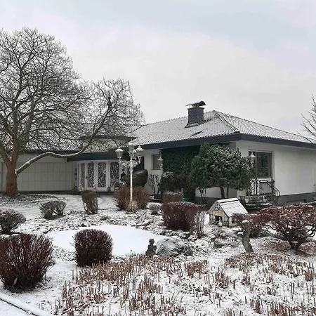 Villa Engelskirchen בית אירוח