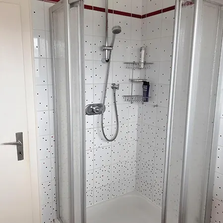 Villa Engelskirchen בית אירוח