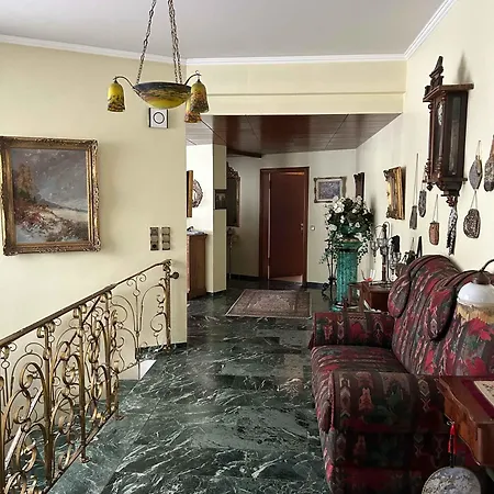 Villa Engelskirchen בית אירוח *