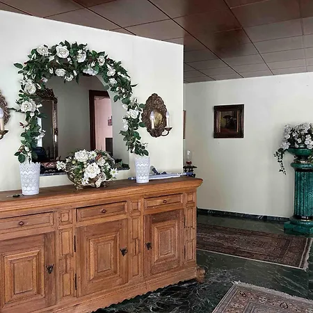 בית אירוח Villa Engelskirchen אנגלסקירכן