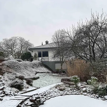 בית אירוח Villa Engelskirchen *