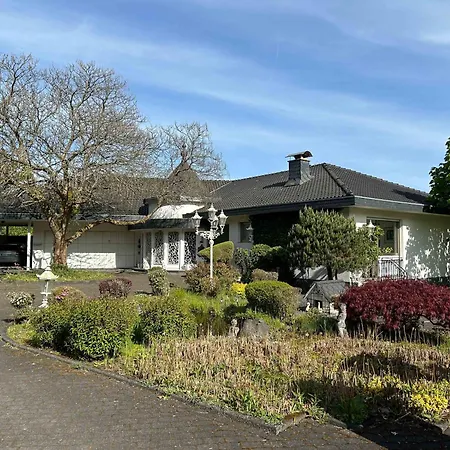 בית אירוח Villa Engelskirchen אנגלסקירכן