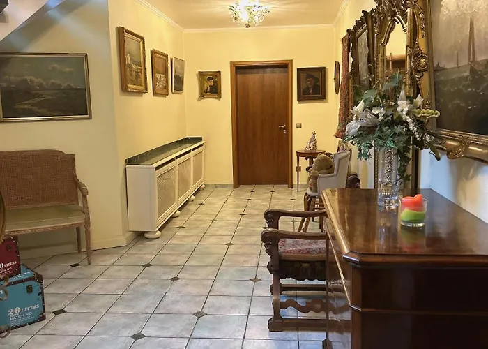 Villa Engelskirchen Pansiyon *